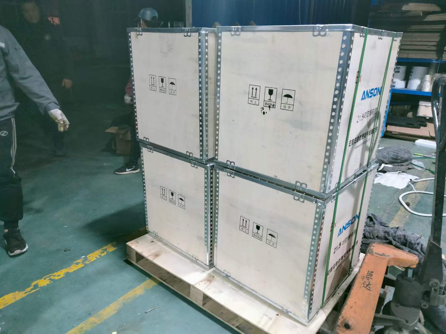 安勝防爆10臺L型防爆電腦，10臺防爆箱發(fā)貨